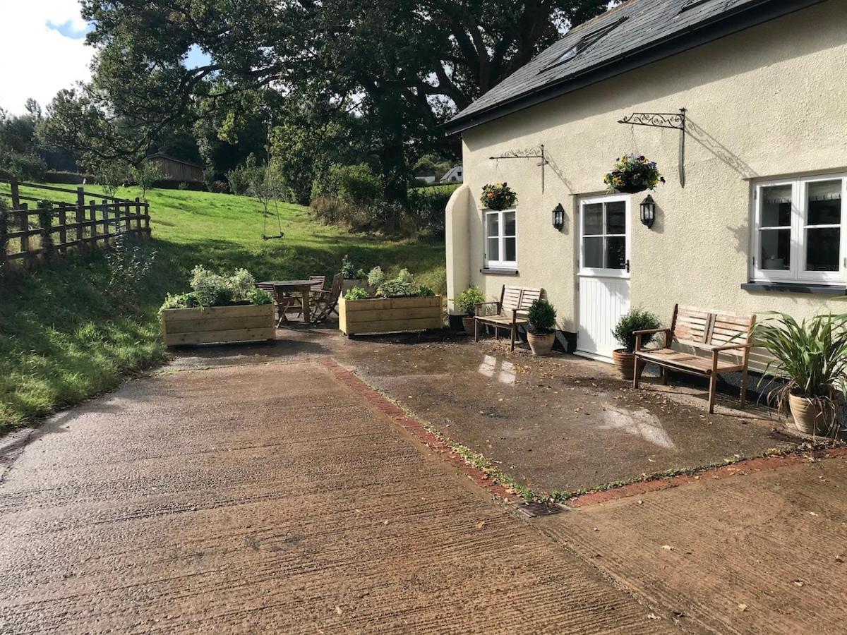 Characterful, Cosy Dartmoor Holiday home